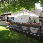 Lis Hotel