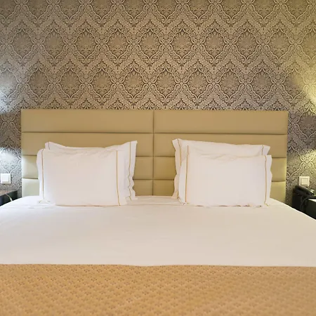 Otel Lis Batalha