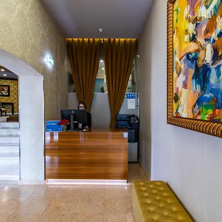 Lis فندق باتالها